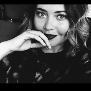 Meet your Posher, Tia